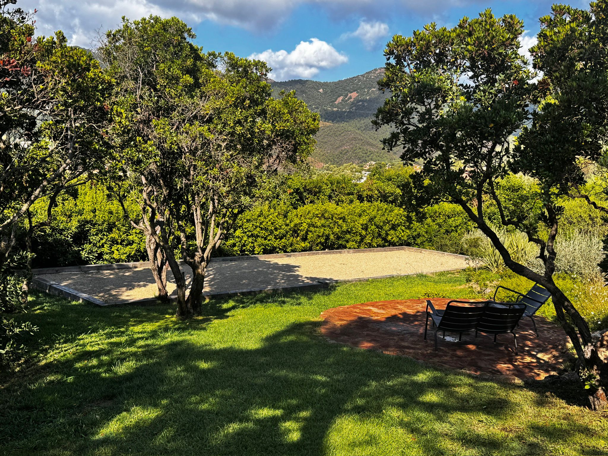 ADN Paysage - Terrain de boule et fontaine
